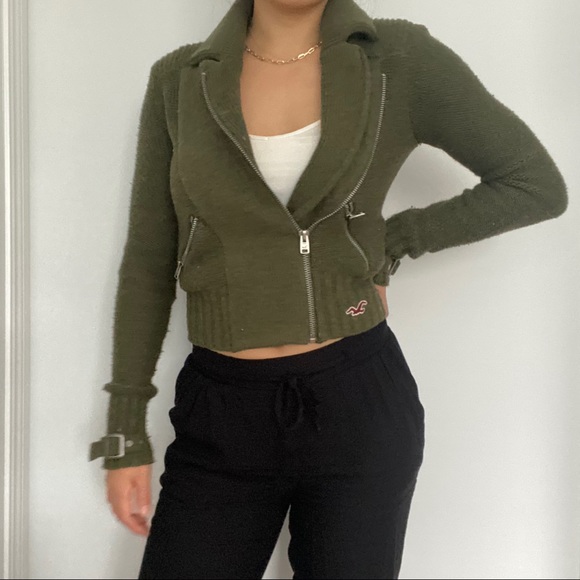 Hollister Green Asymmetrical Zipper Knit Sweater - Picture 3 of 7